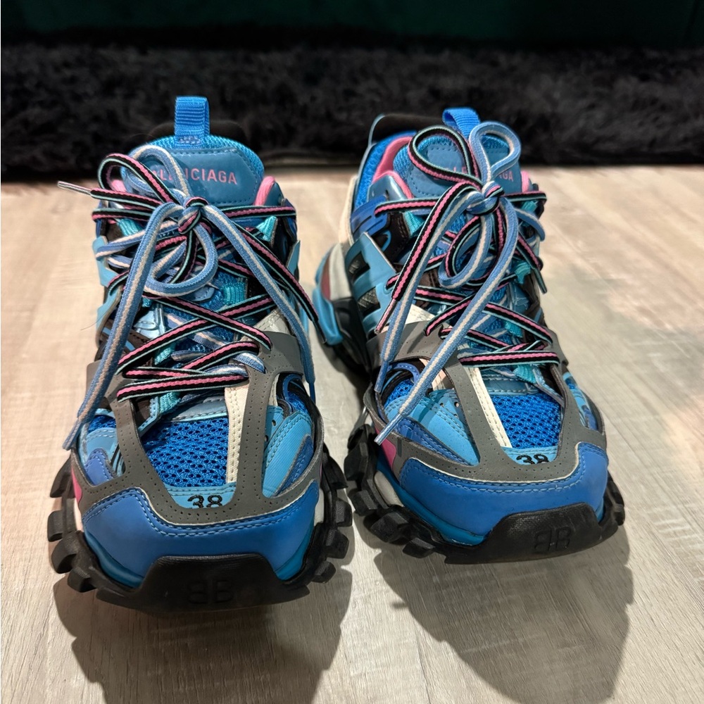 Balenciaga Sneakers in Blue and Pink - Picture 6 of 8
